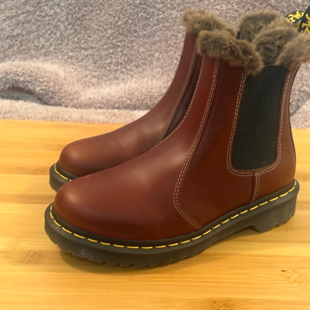 Doc Martens Chelsea boot , never worn, size 7 US